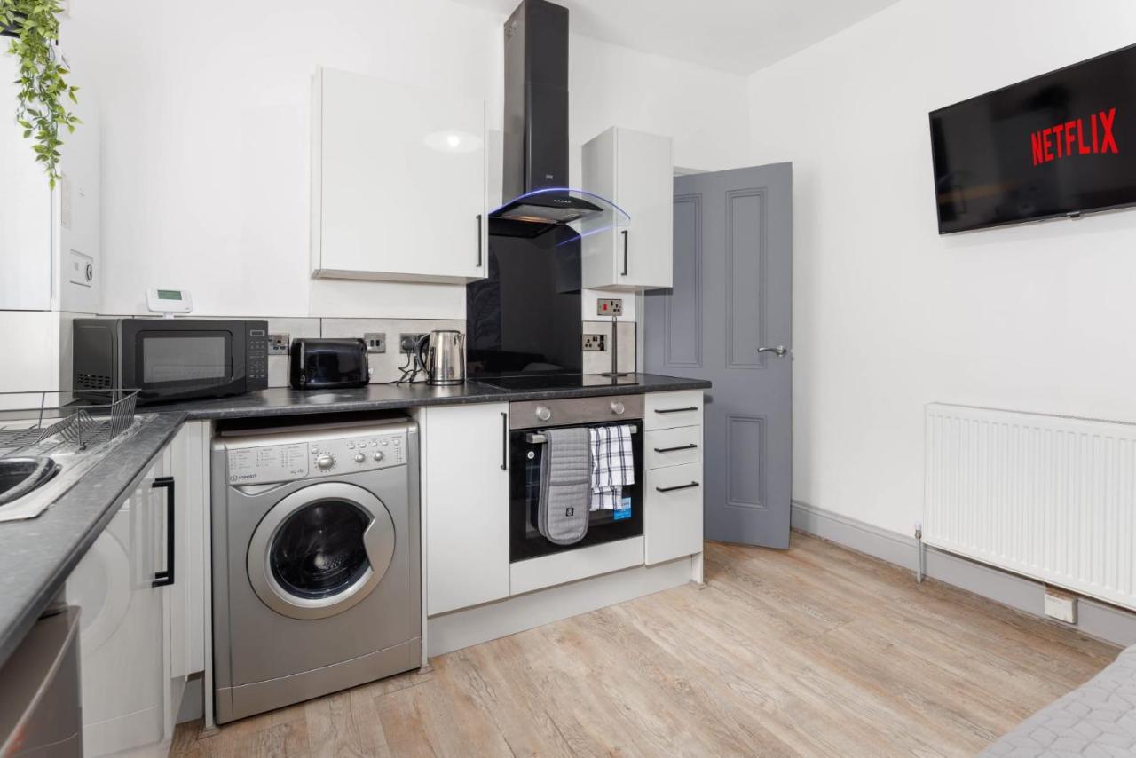 Newly Renovated Apartments In Liverpool - Extended Stay 외부 사진